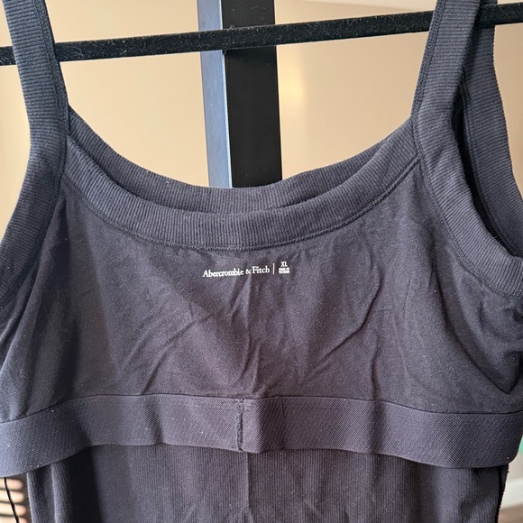 Black Sleeveless Ribbed Dress - Picture 3 of 3